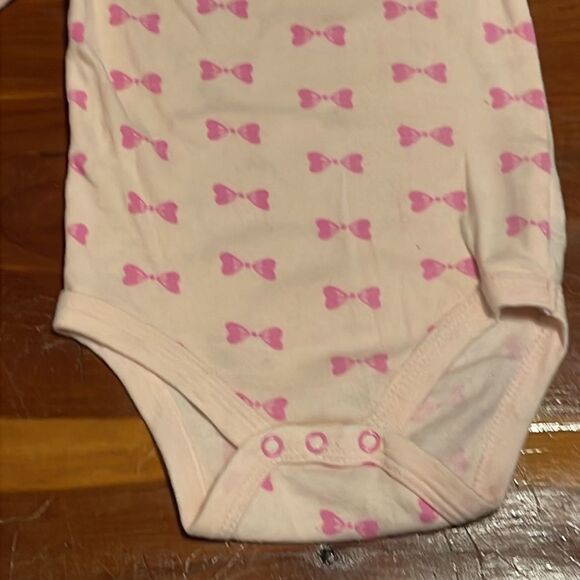 NWOT 6-9 month Cat & Jack long sleeve pink w/pink bow graphics body suit/onesie - Picture 7 of 16